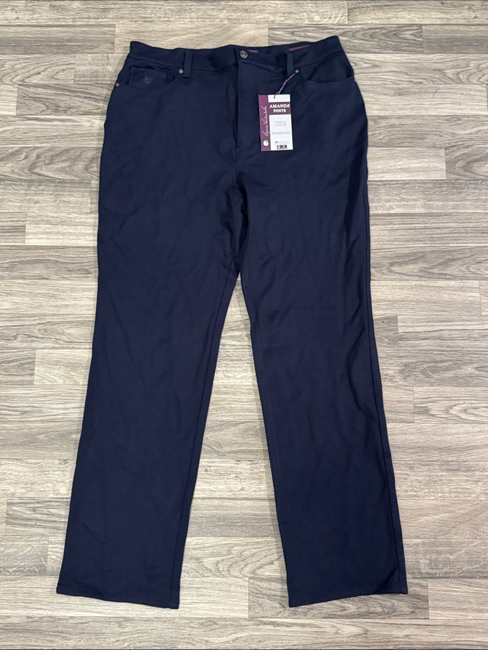 NWT Gloria Vanderbilt Amanda Ponte tapered leg pants women’s sz 14